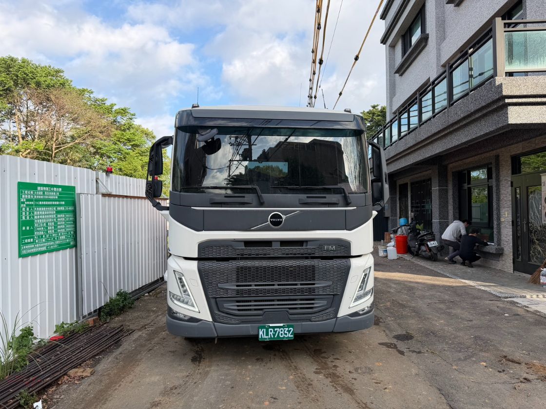 天丞晶綻-健行段 (土石方載運 2025/12/10)